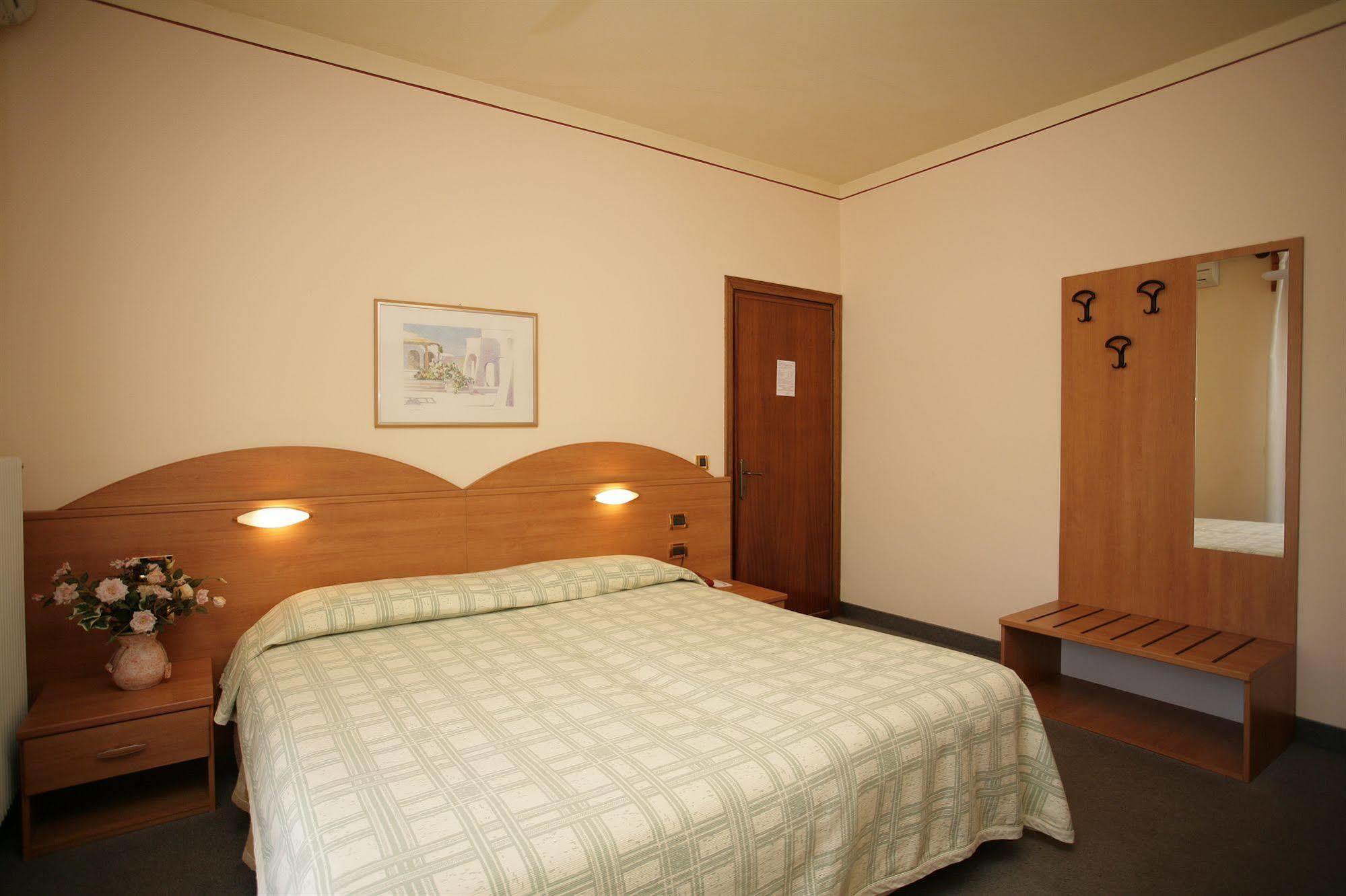 Hotel Ezzelino San Zenone Extérieur photo