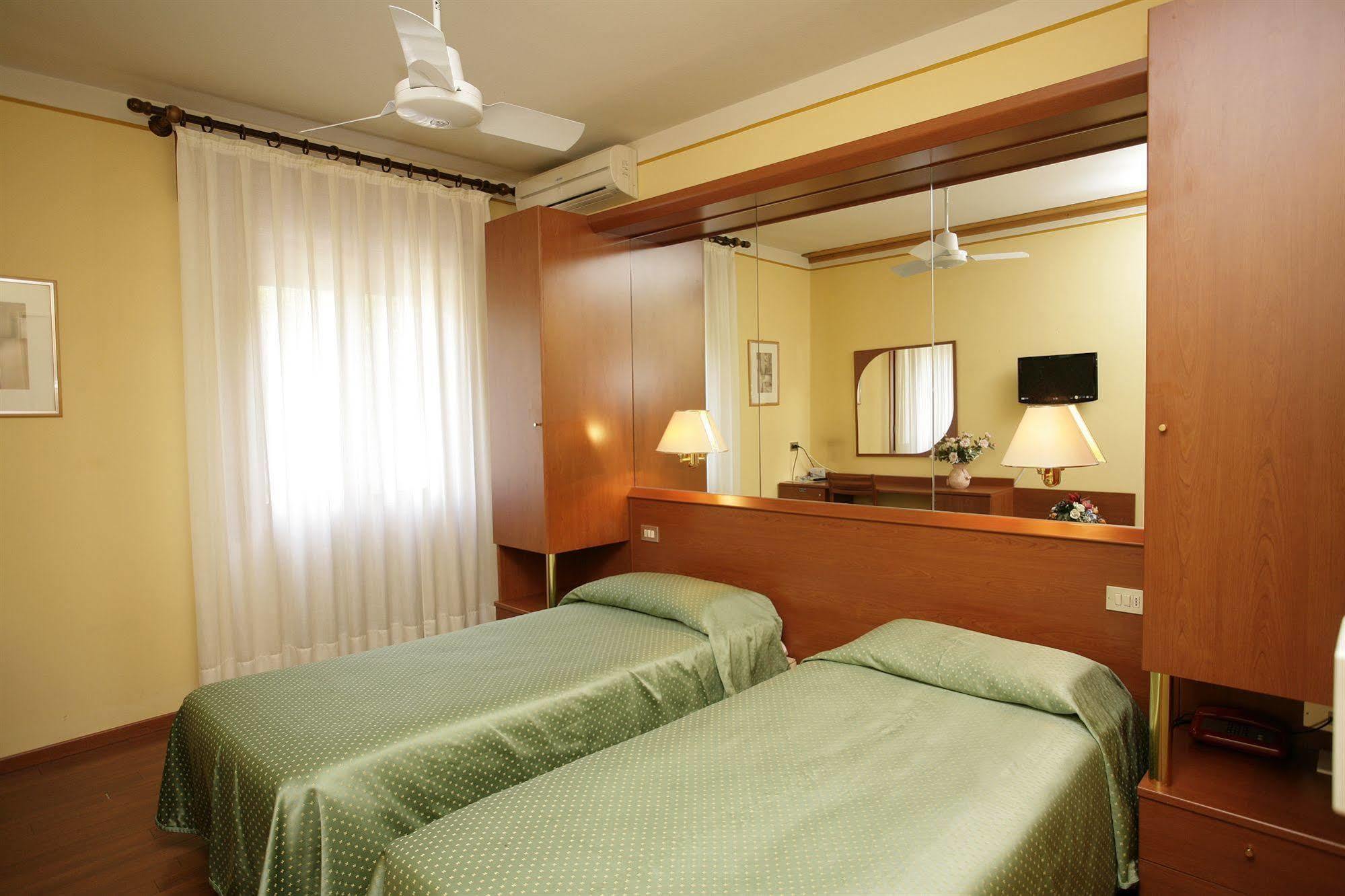 Hotel Ezzelino San Zenone Extérieur photo